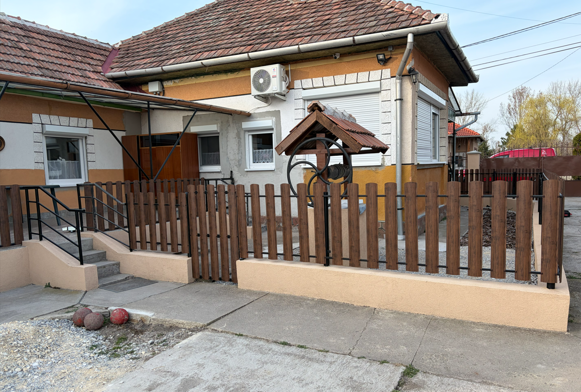 Kerítések és kapuk — 13