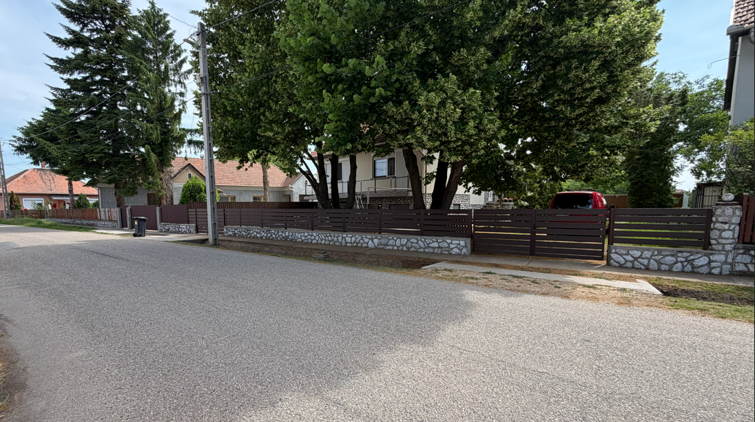 Kerítések és kapuk — 22